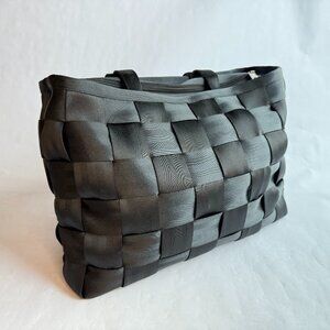 Harveys Black Original Seatbelt Bag Large Size with Zipper Closure